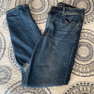 American Eagle Mom Jeans- size 8